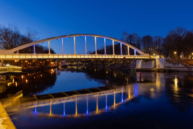 Arc bridge