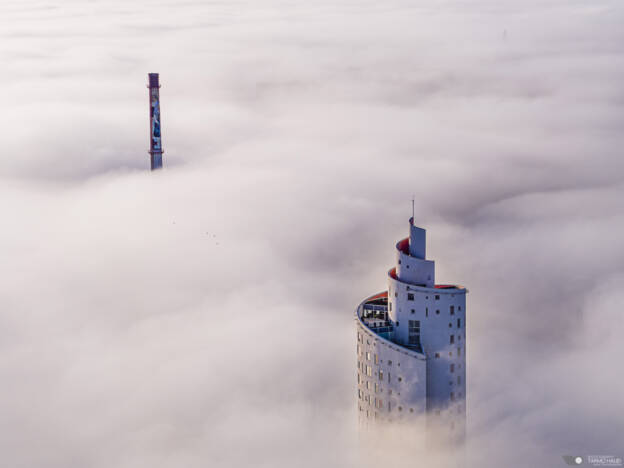 Tigutorn in fog