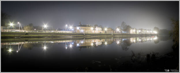 Autumn mist at the river Emajõgi